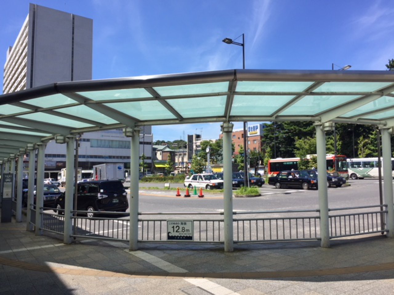 小田原駅西口ロータリー タクシー乗り場 小田原のシンボル 北条早雲像がお出迎え はじめての小田原 古地図 歴史 観光 神奈川県 小田原市 ツナガルマップ 小田原駅西口ロータリー タクシー乗り場 小田原のシンボル 北条早雲像がお出迎え はじめての小田原 古地図 歴史 観光 神奈川県 小田原市 ツナガルマップ